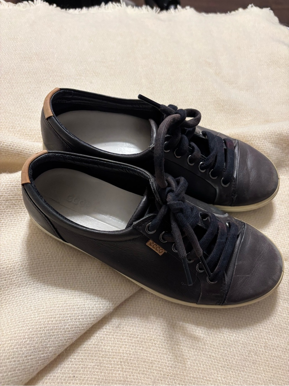 Ecco Brown Leather Lace-Up Women's Sneakers with Tan Heel Accent US 6